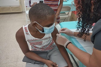 Foto AVP continúa Esfuerzo por Vacunar Residentes de los 332 Proyectos de Vivienda Pública de la Isla</a></h2>