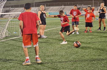 Foto Ofrecen Clínicas de Futbol a Jóvenes del Área 8 de AVP</a></h2>
