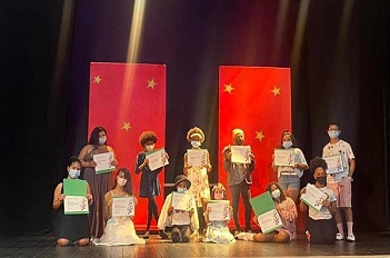 Foto Grupo de Niños de Luis Llorens Torres se Gradúa de Clases de Canto</a></h2>
