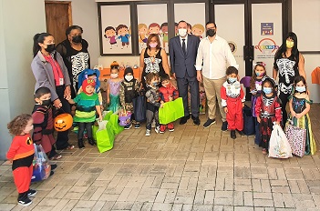 Foto Niños del Centro de Cuido del Departamento de la Vivienda Celebran Halloween 2021</a></h2>